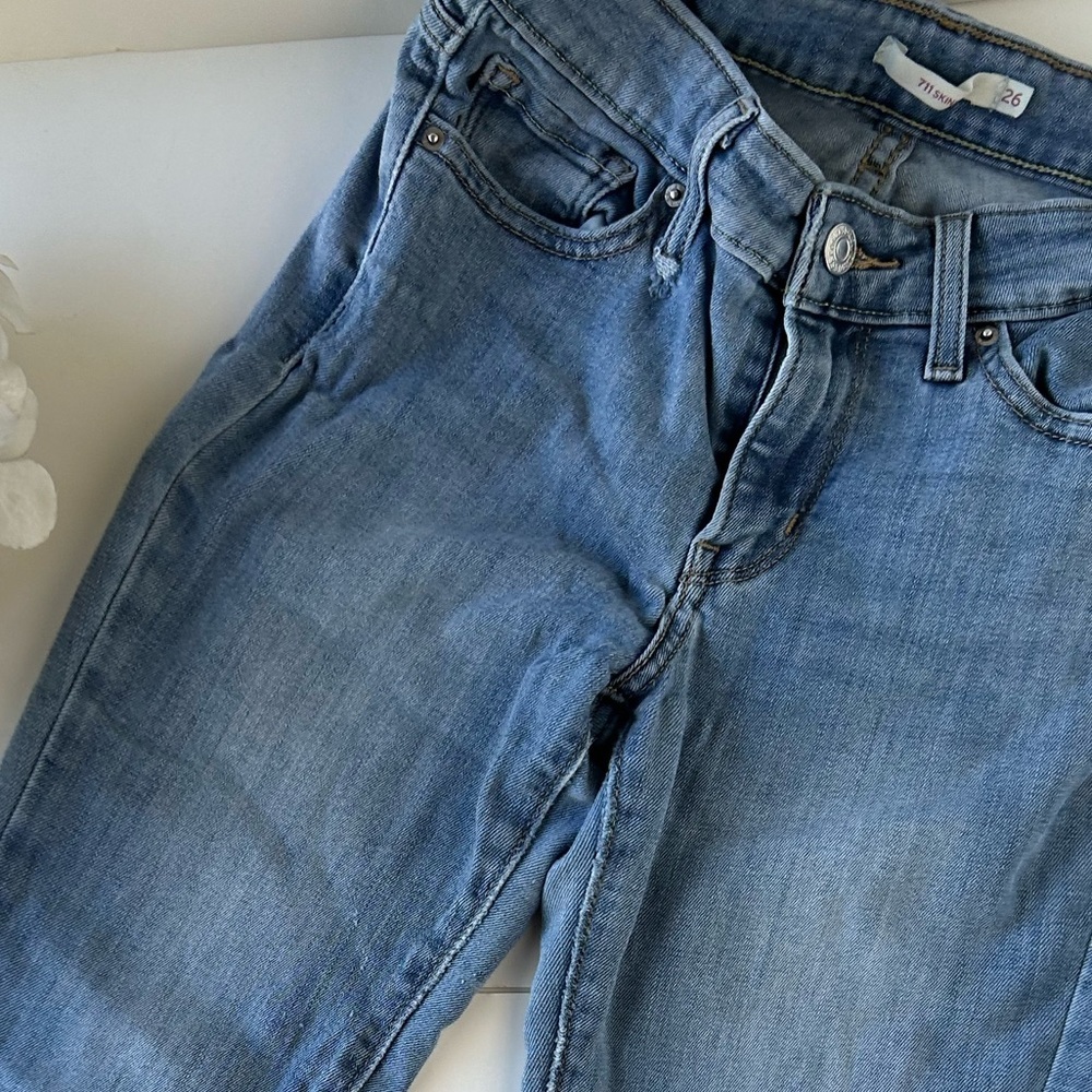 Levi’s Skinny Light Wash Denim - Picture 7 of 10